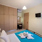 Delphinus Nefeli Apartman *