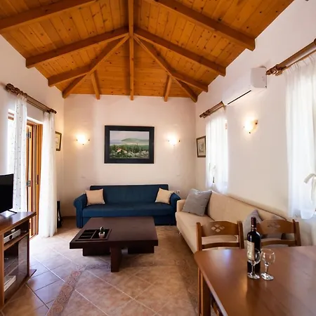 Delphinus Nefeli * Áyios Nikítas